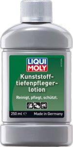 Schönere Farben und gründliche Reinigung aller Kunststoffteile Deines Fahrzeugs mit einem Kunststoffpflegemittel Schönere Farben und gründliche Reinigung aller Kunststoffteile Deines Fahrzeugs mit einem Kunststoffpflegemittel
