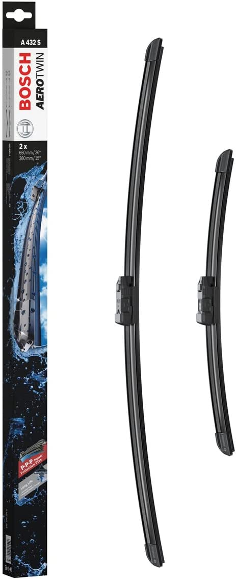 Die Packung und die Wischerblätter des Scheibenwischer-Sets Bosch A 432 S für den FIAT 500L 1. Gen im Detail - einmal das 65cm Wischerblatt und einmal das 38cm Wischerblatt