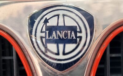 Die passenden Scheibenwischer für den Lancia Voyager für vorne & hinten (Typ RT, BJ 2011 bis 2016)